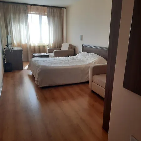 Hotel студио в 4 звезди, град *
