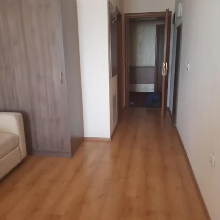 Hotel студио в 4 звезди, град *