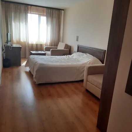 Hotel студио в 4 звезди, град