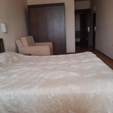 Hotel студио в 4 звезди, град